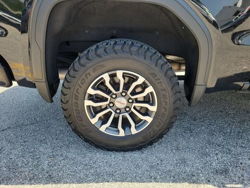 Used 2022 GMC Sierra 1500 AT4 w/ AT4 Preferred Package AWD/4WD image 5