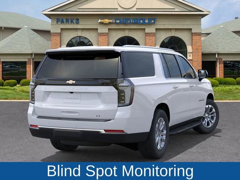 New 2026 Chevrolet Suburban LT image 5