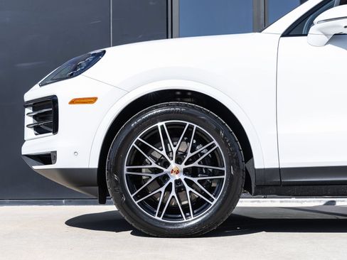 Certified 2026 Porsche Cayenne AWD/4WD image 13