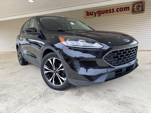 Used 2022 Ford Escape SE w/ SE Sport Appearance Package FWD image 2