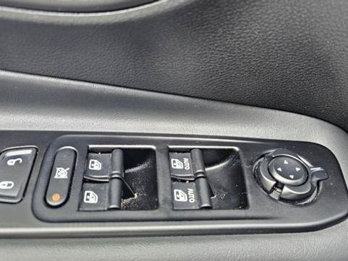 Used 2020 Jeep Renegade Altitude AWD/4WD image 25