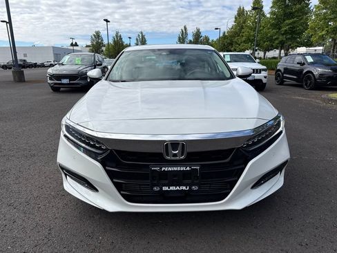 Used 2018 Honda Accord Touring image 2