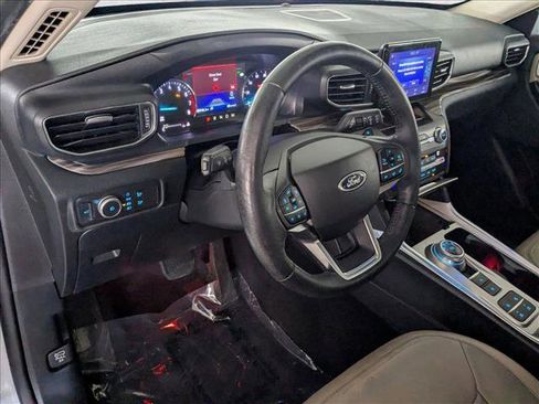 Used 2020 Ford Explorer Limited RWD image 9