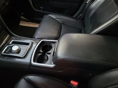 Used 2023 Chrysler 300 Touring L w/ Comfort Group RWD image 20