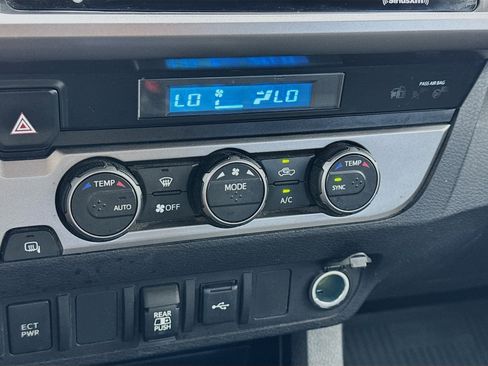Used 2021 Toyota Tacoma SR5 RWD image 12