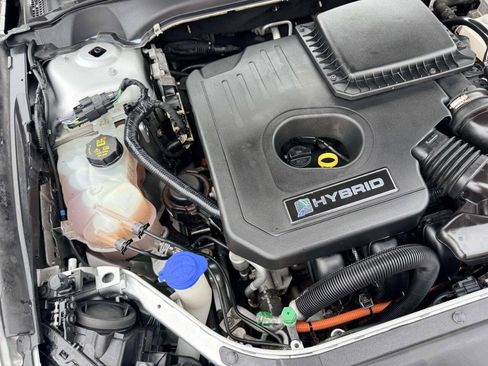 Used 2018 Ford Fusion SE FWD image 11