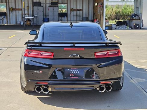 Used 2018 Chevrolet Camaro ZL1 RWD image 5