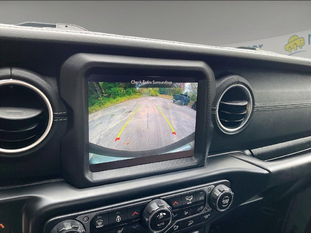 Used 2020 Jeep Wrangler Unlimited Sahara w/ Uconnect 4C Nav & Sound Group AWD/4WD image 16