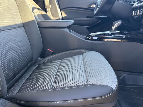 New 2026 Chevrolet Trax LT w/ Driver Confidence Package image 15