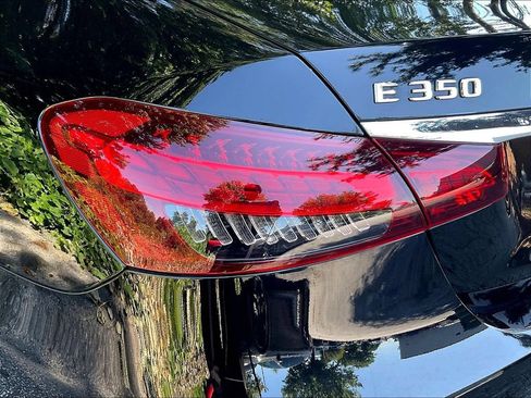 Used 2023 Mercedes-Benz E 350 4MATIC Sedan w/ Premium Package image 18