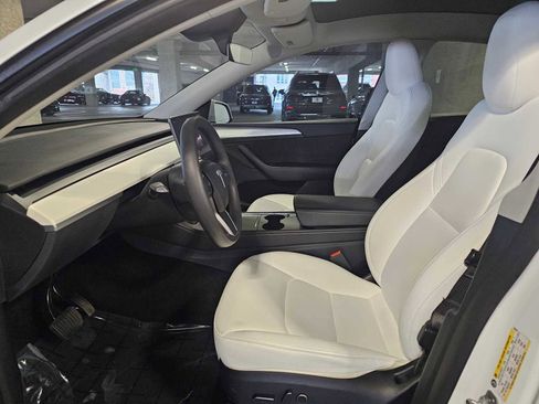 Used 2023 Tesla Model Y AWD image 27
