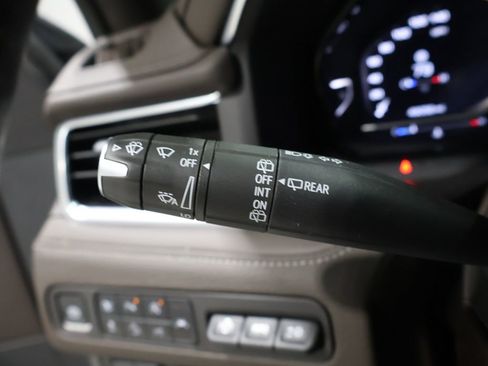 Used 2024 GMC Yukon XL Denali w/ Denali Reserve Package image 38