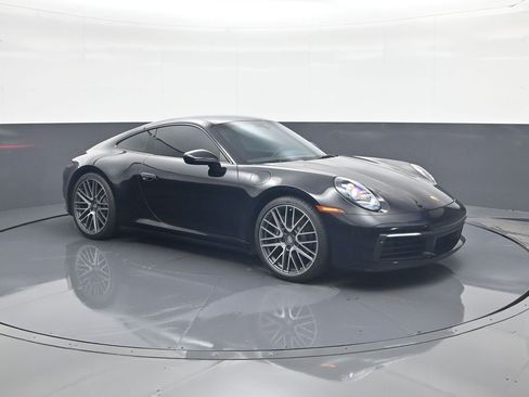 Used 2024 Porsche 911 Carrera 4 AWD/4WD image 5