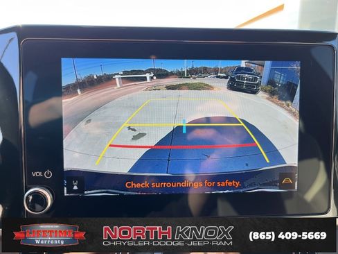 Used 2025 Toyota Camry LE image 10