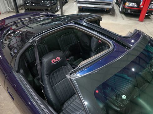 Used 2001 Chevrolet Camaro Z28 w/ SS Performance/Appearance Pkg image 20