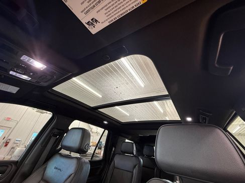 Used 2024 GMC Yukon Denali AWD/4WD image 32