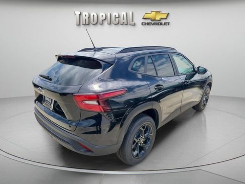 New 2026 Chevrolet Trax LT w/ Midnight Edition FWD image 5