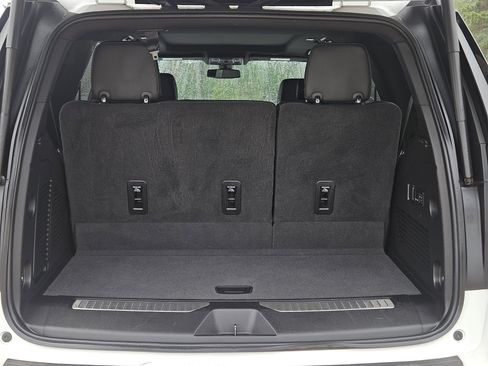 Used 2022 Chevrolet Tahoe Z71 w/ Luxury Package image 8