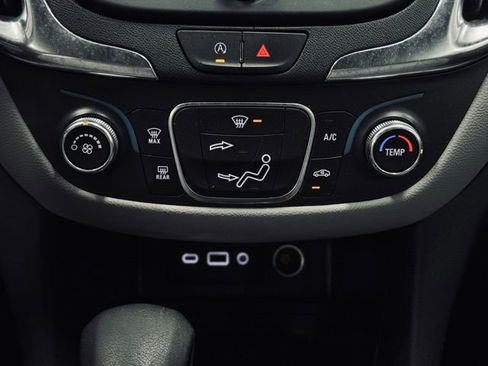 Used 2024 Chevrolet Equinox LT image 30