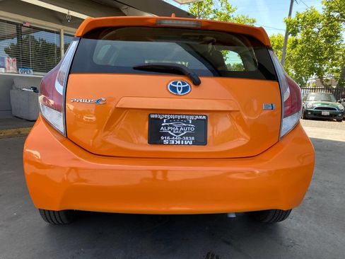 Used 2015 Toyota Prius C One FWD image 12