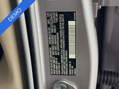 Used 2026 Volvo EX90 Plus RWD image 33