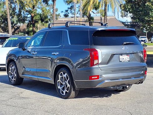 Used 2022 Hyundai Palisade Calligraphy w/ Winter Package image 3