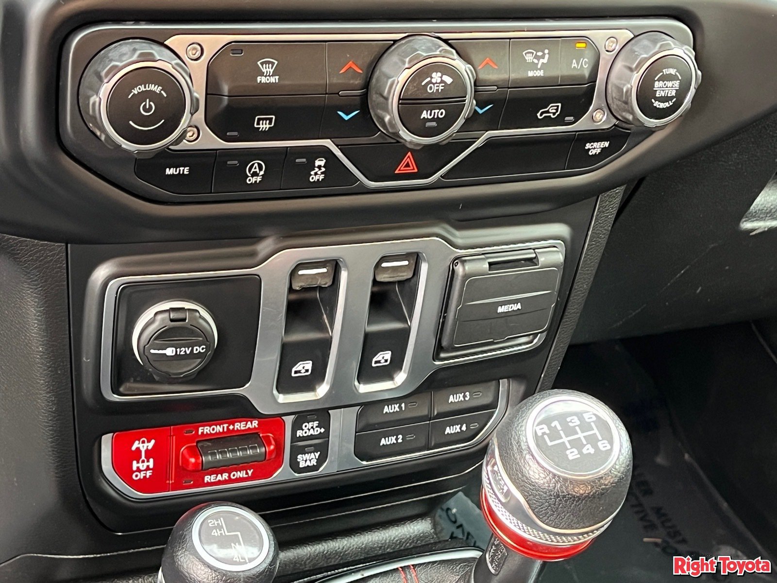 Used 2021 Jeep Wrangler Rubicon AWD/4WD image 30