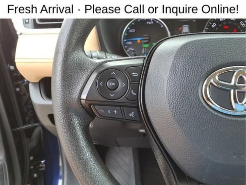 Used 2021 Toyota RAV4 XLE AWD/4WD image 16