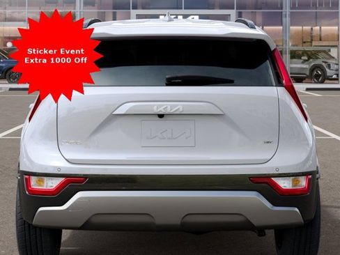 New 2025 Kia Niro EX Touring image 16