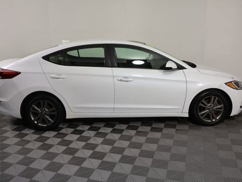Used 2017 Hyundai Elantra SE w/ SE A/T Tech Package 03 FWD image 9
