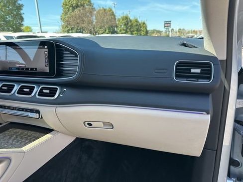 Used 2022 Mercedes-Benz GLS 450 4MATIC image 41