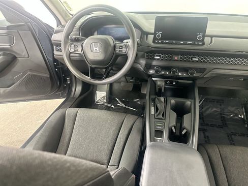 Used 2024 Honda Accord EX image 17