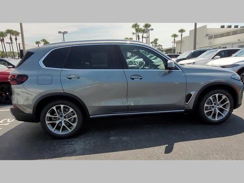 New 2026 BMW X5 xDrive40i w/ Parking Assistance Package image 25