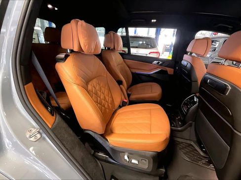 Used 2026 BMW X7 xDrive40i w/ M Sport Package image 18