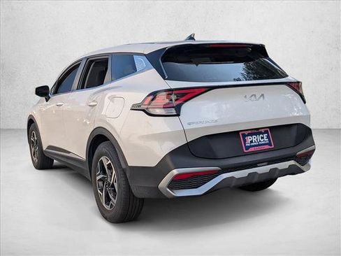 Used 2025 Kia Sportage LX FWD image 8