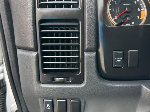 Used 2013 Nissan Titan SV AWD/4WD image 18