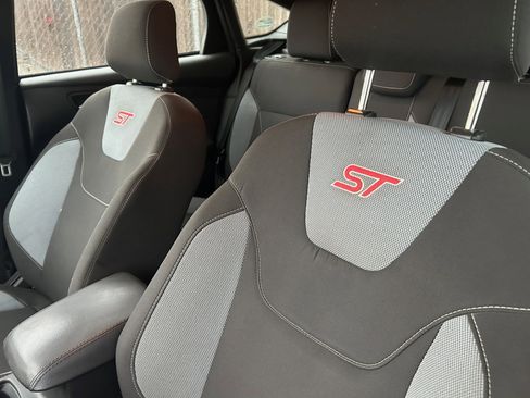 Used 2018 Ford Focus ST image 14