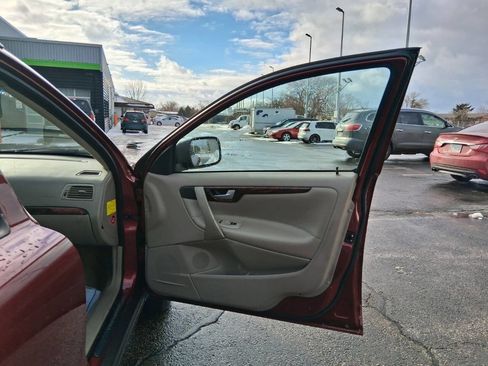 Used 2005 Volvo XC70 image 9