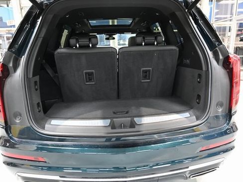 Used 2025 Cadillac XT6 Premium Luxury image 32