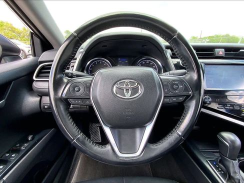 Used 2019 Toyota Camry SE w/ Convenience Package image 6