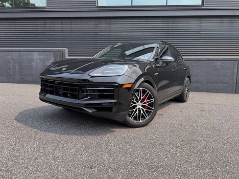 Certified 2026 Porsche Cayenne S AWD/4WD image 1