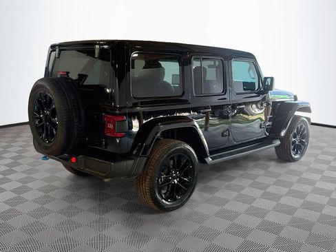 Used 2022 Jeep Wrangler Unlimited Sahara AWD/4WD image 6