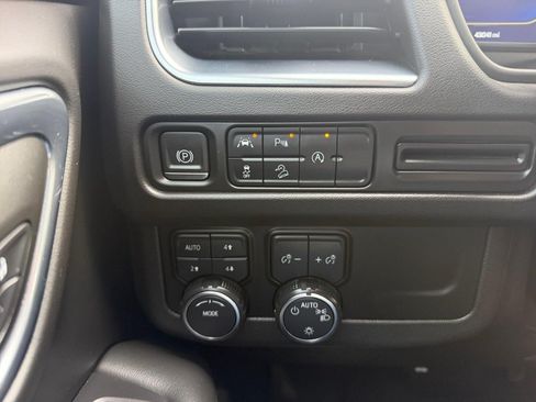Used 2023 Chevrolet Tahoe Z71 AWD/4WD image 18