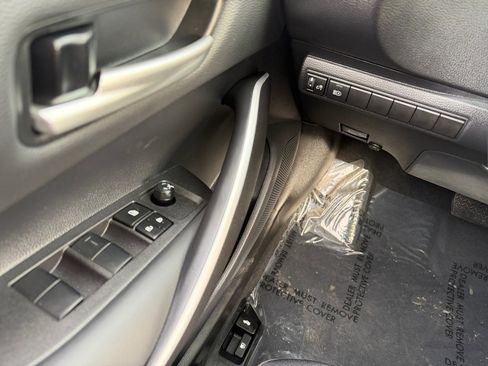 Certified 2025 Toyota Corolla SE image 22