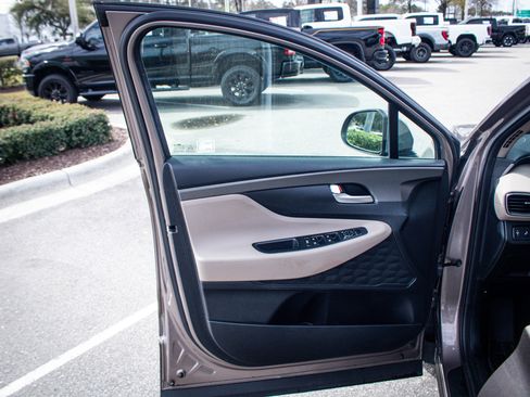 Used 2019 Hyundai Santa Fe SE image 14