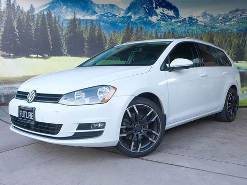 Used 2017 Volkswagen Golf SEL image 1
