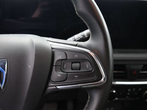 Used 2025 Buick Encore GX Preferred AWD/4WD image 23