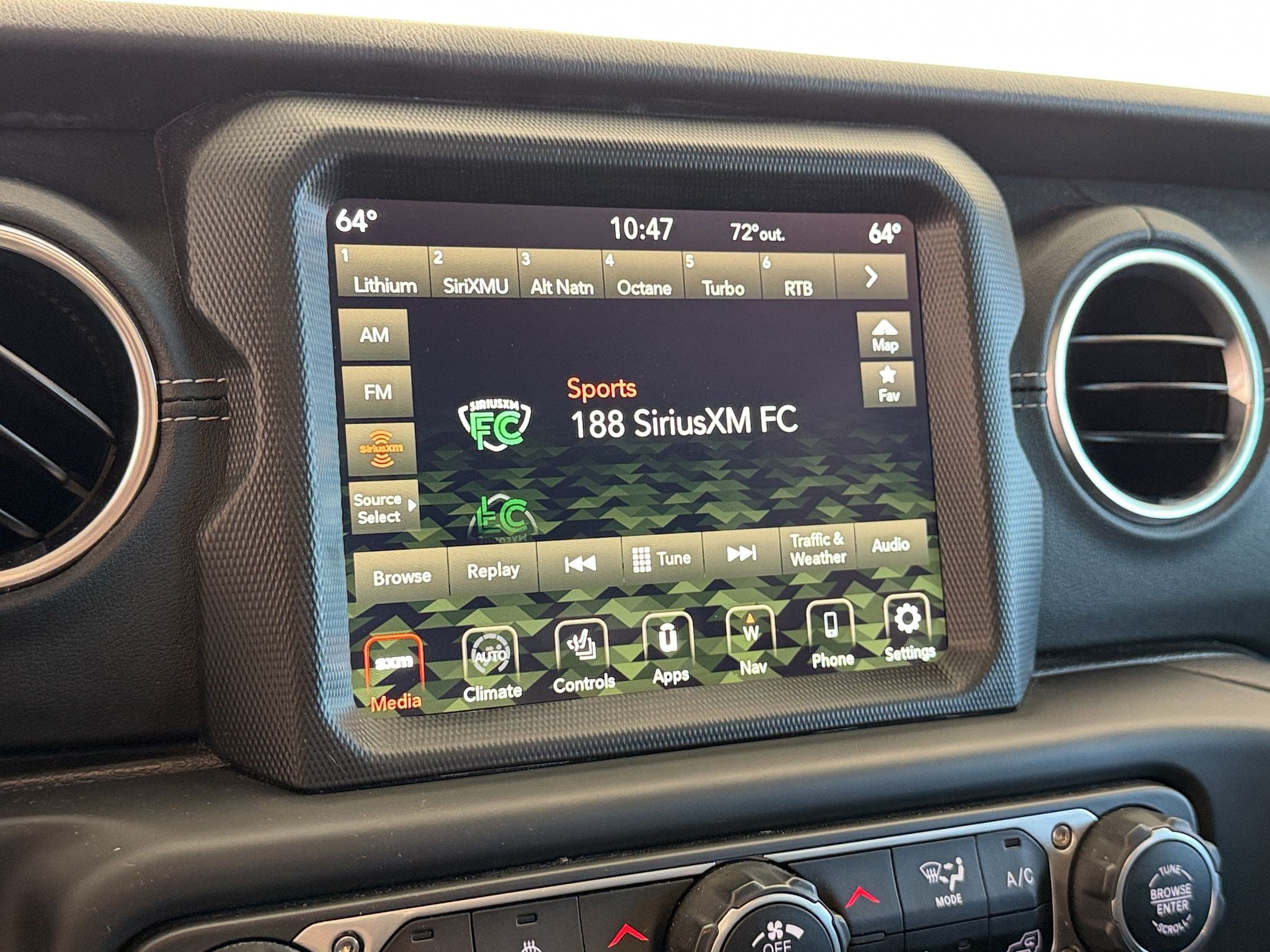 Used 2021 Jeep Wrangler Unlimited Sahara AWD/4WD image 21