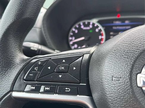 Used 2024 Nissan Sentra SV FWD image 25
