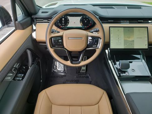 New 2026 Land Rover Range Rover Sport Dynamic SE AWD/4WD image 18